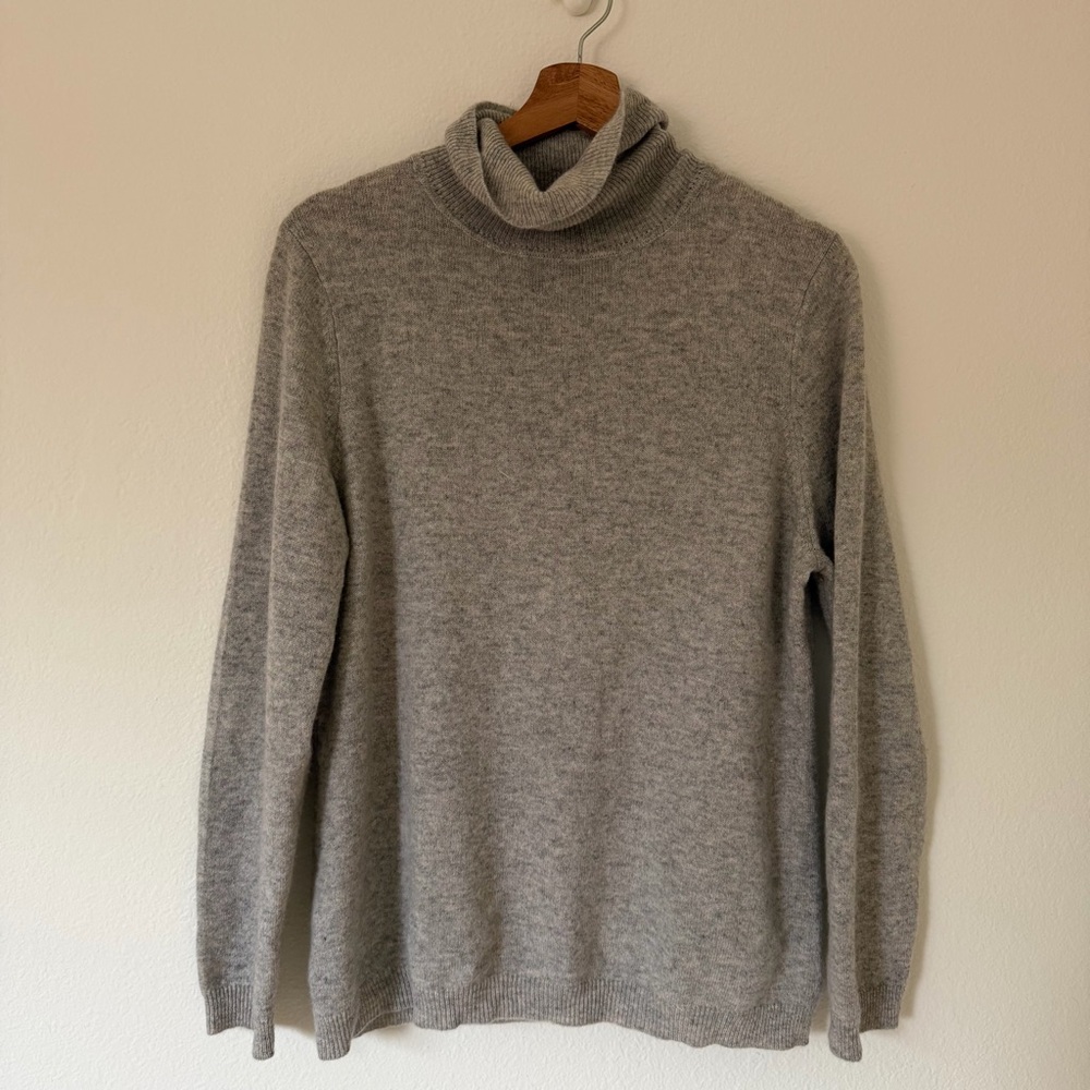 Charter Club Cashmere Gray Turtleneck Sweater Size XL Soft Comfy Neutral Luxury